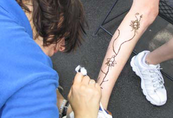 Henna Tattoos - Neon Entertainment Booking Agency Corporate College  Entertainment
