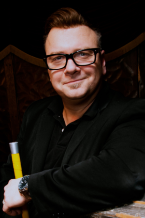 Scott Alexander has been entertaining audiences all over the globe for years and his name lit up the marquee as a headliner for over seven years at the illustrious Caesars Palace in Las Vegas. Millions became acquainted with his lightheartedness and quick wit when he appeared in the final rounds of the TV show “America's Got Talent” The LA times calls Scott's approach to entertaining "hip, laid-back and refreshing.” Scott has entertained audiences of all ages on lots of cruise ships, for corporate events and at colleges and universities. An award winning magician and incredible emcee and host Scott hosts both our live event game shows and our virtual event game shows.
